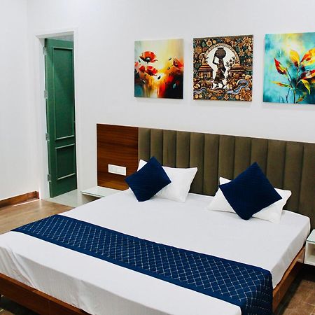 The Loya Hotel Muktsar Bagian luar foto