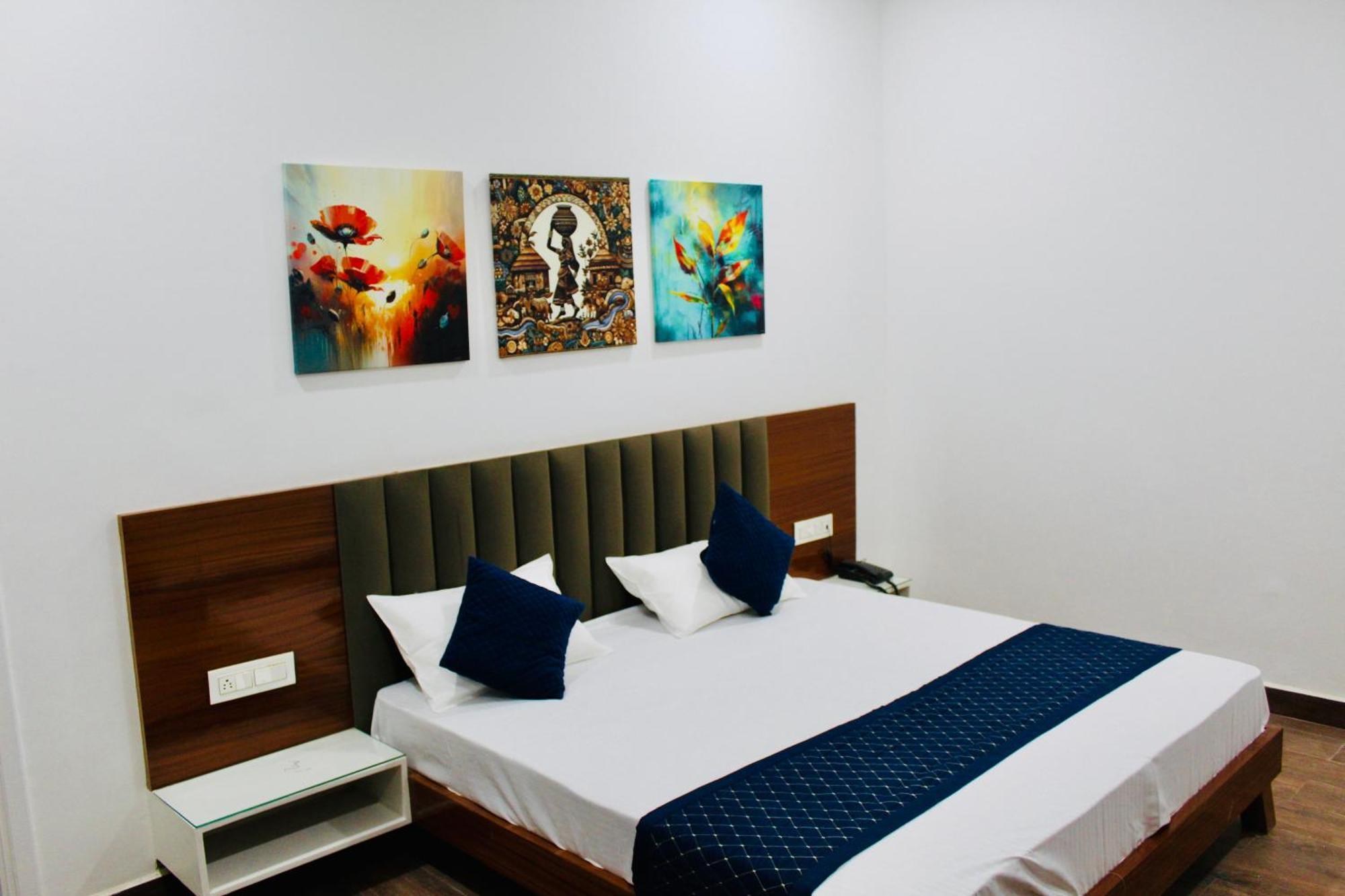 The Loya Hotel Muktsar Bagian luar foto