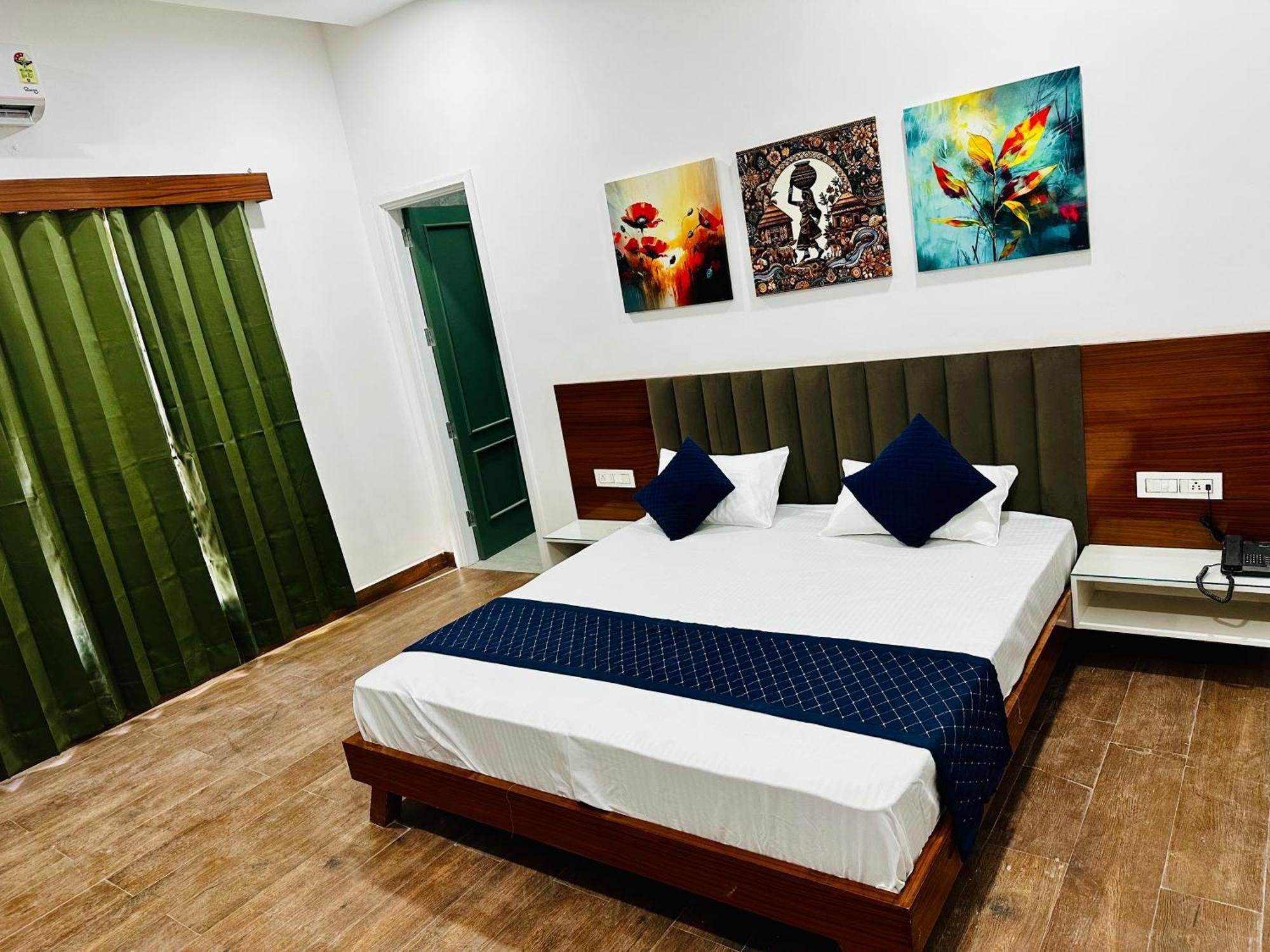 The Loya Hotel Muktsar Bagian luar foto