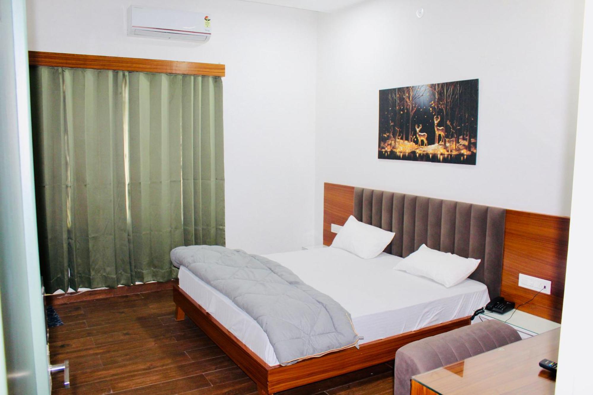 The Loya Hotel Muktsar Bagian luar foto
